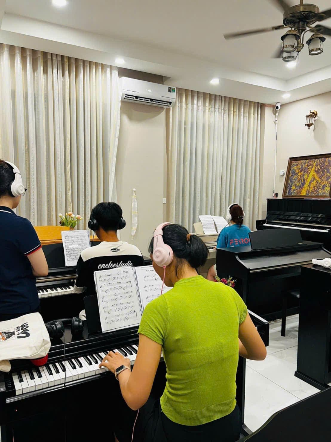Đội Ngũ Giáo Viên The Piano: Chuyên Môn Cao, Dạy Được Nhiều Thể Loại Từ Cổ Điển Đến Nhạc Nhẹ